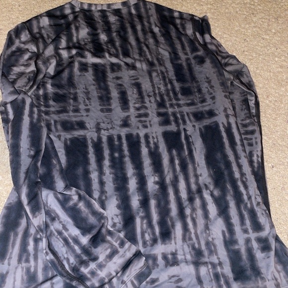 Under armour long sleeve - Picture 3 of 3